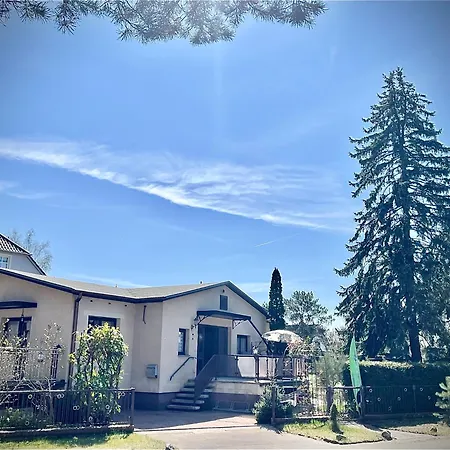 度假居 Haus Am Walde 特拉森海德